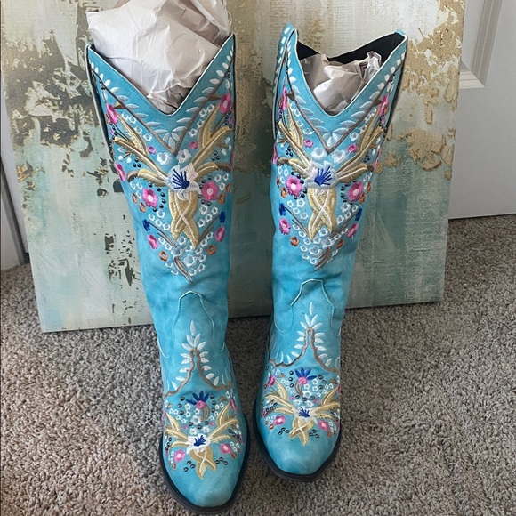 chatautchicboutique Shoes - Embroidered Turquoise Western Boots